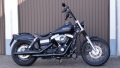 Street Bob mit AMC HD1 howitzer in schwarz chrome